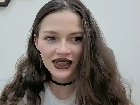 Avelinehowo uwu online show from 04-04-26, 01:52