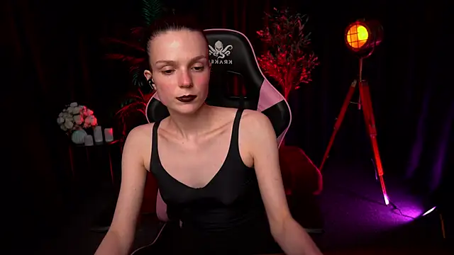 Snapshot of Wild_Alice_me chatting on 02-19-26, 04:03 Wild Alice me online show from 02-19-26, 04:03