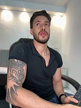 Snapshot of evans_campbell1 chatting on 02-25-26, 11:25 evans campbell1 online show from 02-25-26, 11:25