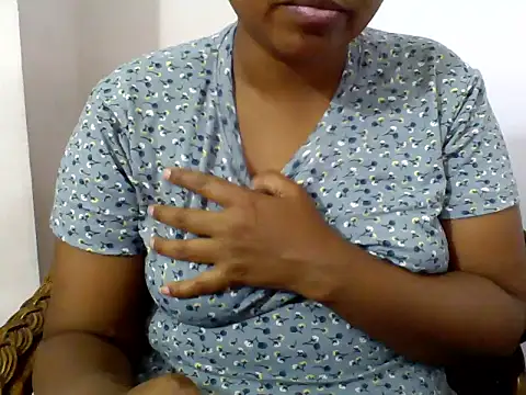 Snapshot of Angel_honeybear_143 chatting on 02-25-26, 10:25 Angel honeybear 143 online show from 02-25-26, 10:25