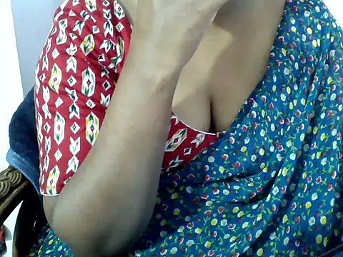 Snapshot of Angel_honeybear_143 chatting on 02-27-26, 07:19 Angel honeybear 143 online show from 02-27-26, 07:19