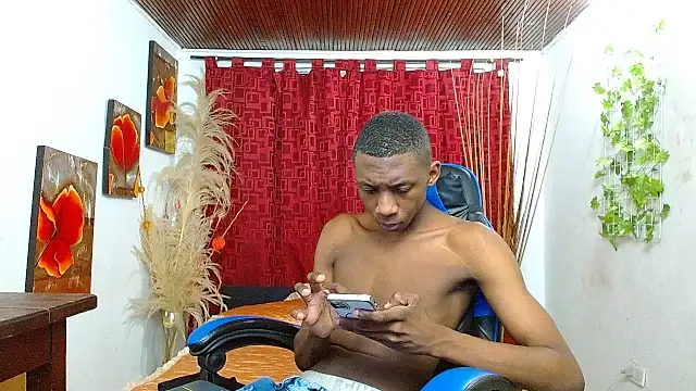 Snapshot of milo018 chatting on 02-27-26, 09:26 milo018 online show from 02-27-26, 09:26