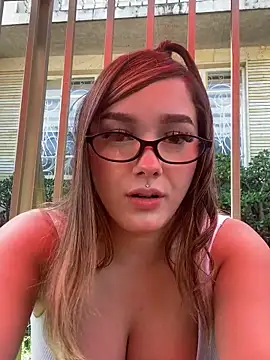 Snapshot of Lia_millerl chatting on 02-28-26, 04:19 Lia millerl online show from 02-28-26, 04:19