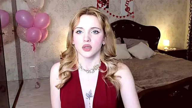 Snapshot of CarryParker chatting on 03-03-26, 07:42 CarryParker online show from 03-03-26, 07:42