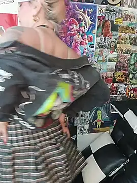 lady polka online show from 02-25-26, 05:44