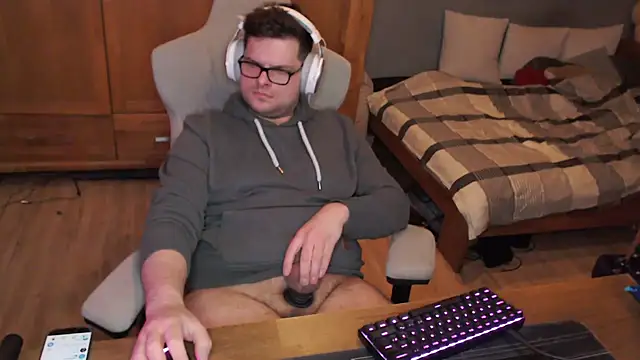 Snapshot of Whyteshadow4235 chatting on 02-17-26, 10:38 Whyteshadow4235 online show from 02-17-26, 10:38