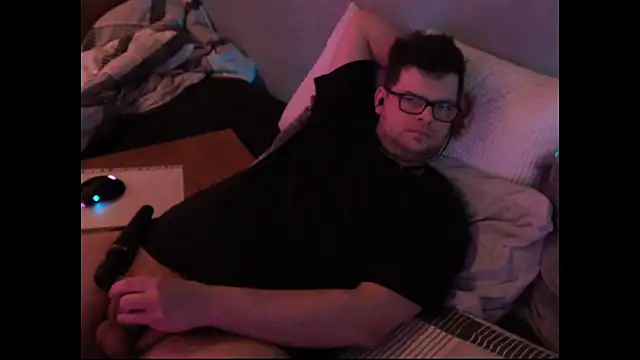 Snapshot of Whyteshadow4235 chatting on 03-01-26, 08:00 Whyteshadow4235 online show from 03-01-26, 08:00