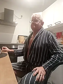 Snapshot of olivbisoumis chatting on 02-21-26, 05:41 olivbisoumis online show from 02-21-26, 05:41