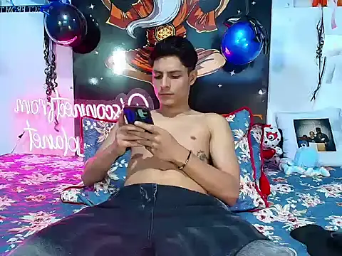 Snapshot of Eliassalvatore_ chatting on 02-19-26, 03:52 Eliassalvatore online show from 02-19-26, 03:52