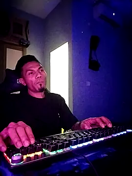 UcEng Lab online show from 03-01-26, 06:32