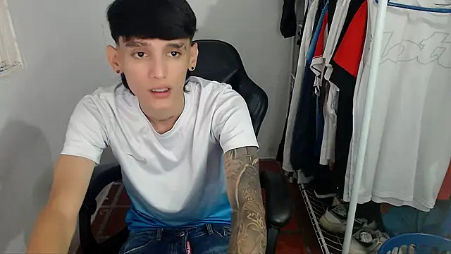 Snapshot of BOY-767 chatting on 03-03-26, 01:45 BOY-767 online show from 03-03-26, 01:45