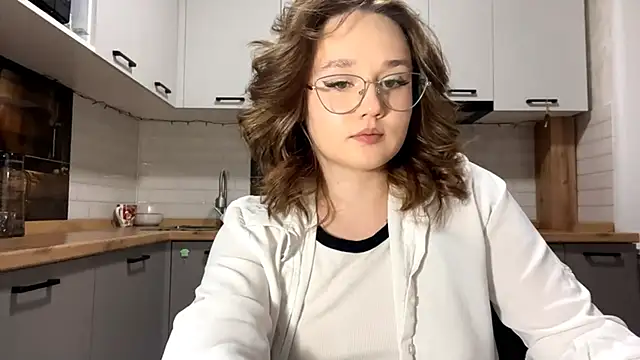 Snapshot of AinaSmith chatting on 02-28-26, 10:38 AinaSmith online show from 02-28-26, 10:38