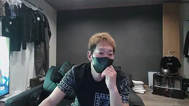 Snapshot of ryuaaaaa chatting on 02-26-26, 05:34 ryuaaaaa online show from 02-26-26, 05:34