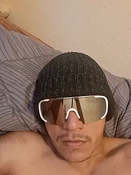 Snapshot of gueboloco2626 chatting on 02-20-26, 01:22 gueboloco2626 online show from 02-20-26, 01:22