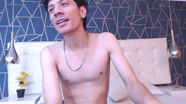 Snapshot of LeoFeniix chatting on 02-26-26, 04:33 LeoFeniix online show from 02-26-26, 04:33