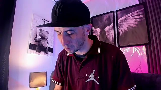 Snapshot of Milanwhite_ chatting on 02-26-26, 11:42 Milanwhite online show from 02-26-26, 11:42