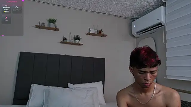 Snapshot of Little_Twink19x chatting on 02-21-26, 06:53 Little Twink19x online show from 02-21-26, 06:53