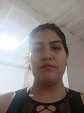 EmiliaVincenzo online show from 02-25-26, 01:10