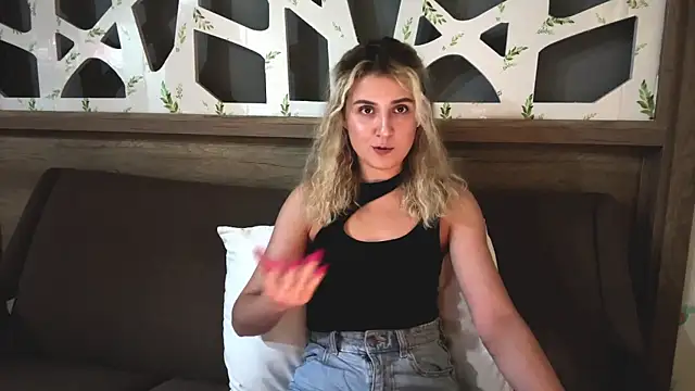 Snapshot of ConcepcionPang chatting on 02-23-26, 12:24 ConcepcionPang online show from 02-23-26, 12:24