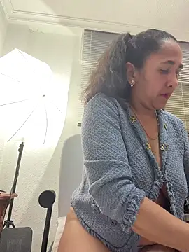 CrystalIvy online show from 03-18-26, 11:30