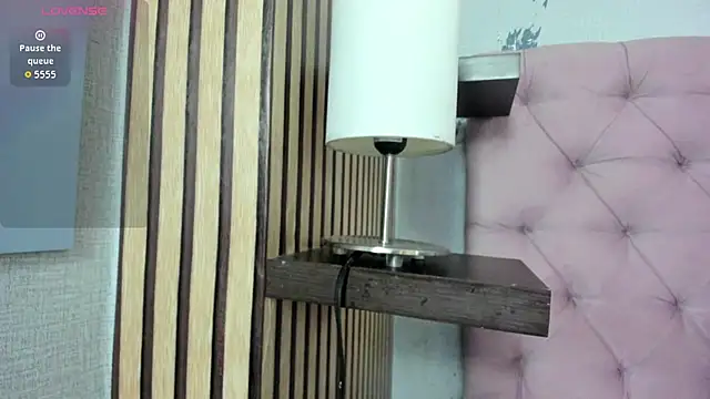 Snapshot of aria__monroe chatting on 02-27-26, 11:43 aria monroe online show from 02-27-26, 11:43