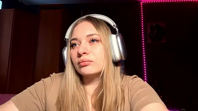 Snapshot of Millavajaina chatting on 02-20-26, 02:17 Millavajaina online show from 02-20-26, 02:17