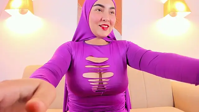 Malika Noor online show from 04-14-26, 03:07