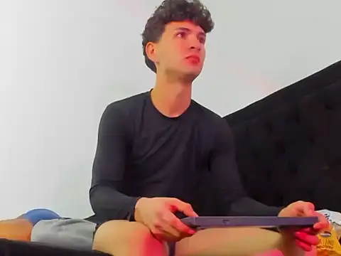 hot boys 2  online show from 02-24-26, 04:32