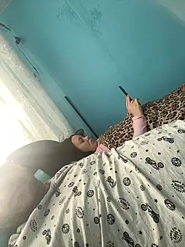 Snapshot of LaBuBupara chatting on 03-01-26, 01:24 LaBuBupara online show from 03-01-26, 01:24