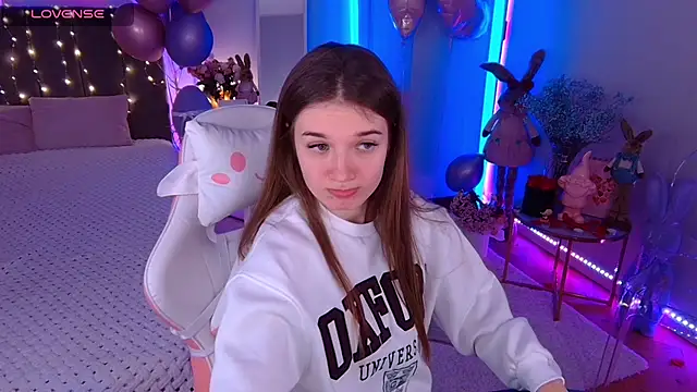 Snapshot of Ann_Wood chatting on 02-20-26, 10:38 Ann Wood online show from 02-20-26, 10:38