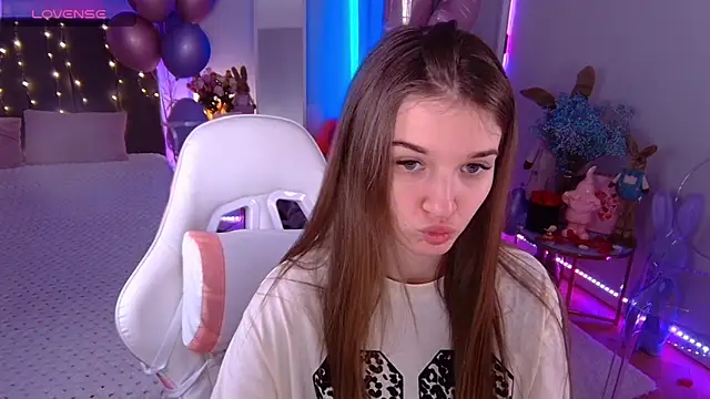 Snapshot of Ann_Wood chatting on 02-23-26, 06:55 Ann Wood online show from 02-23-26, 06:55