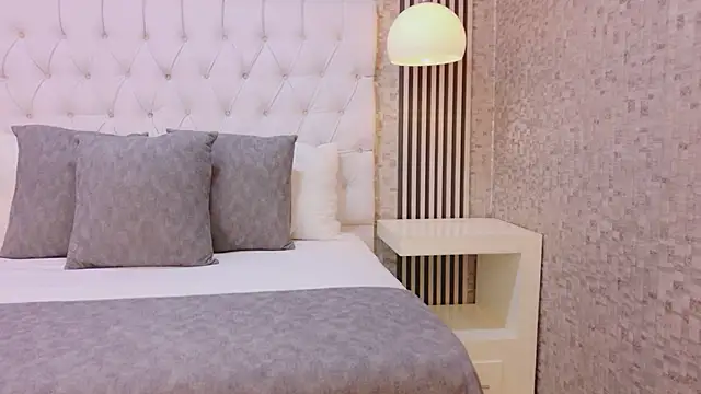 AmberHundson online show from 03-07-26, 12:57