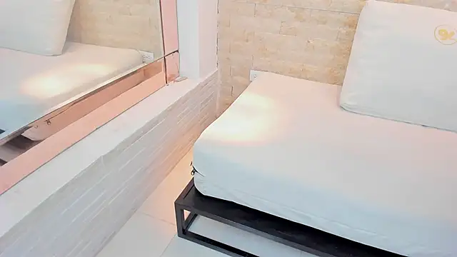 Snapshot of aitana_cole chatting on 02-24-26, 03:37 aitana cole online show from 02-24-26, 03:37