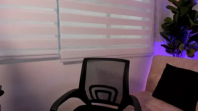 Snapshot of Antonella_Moretti_ chatting on 02-25-26, 01:54 Antonella Moretti online show from 02-25-26, 01:54