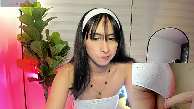 Snapshot of Antonella_Moretti_ chatting on 04-18-26, 03:43 Antonella Moretti online show from 04-18-26, 03:43