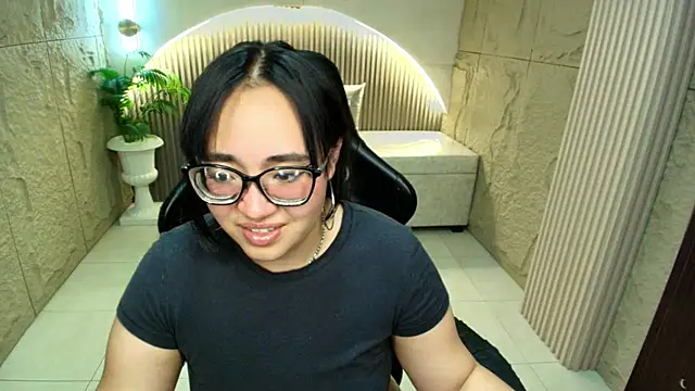 Snapshot of bunny_mich_r chatting on 03-03-26, 07:42 bunny mich r online show from 03-03-26, 07:42