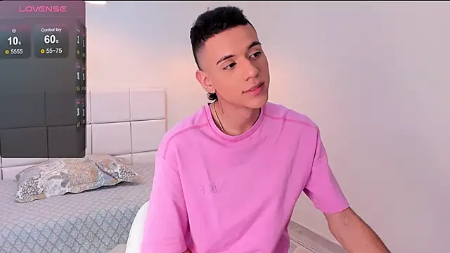 Snapshot of dominicjonnes chatting on 03-02-26, 07:32 dominicjonnes online show from 03-02-26, 07:32