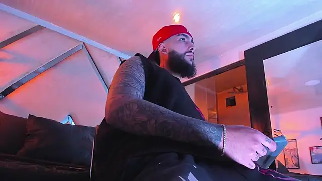 Snapshot of SantiagoHincapiie chatting on 02-26-26, 04:11 SantiagoHincapiie online show from 02-26-26, 04:11