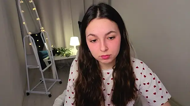 Snapshot of BellaThery chatting on 02-22-26, 05:40 BellaThery online show from 02-22-26, 05:40