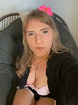 Snapshot of TiffyRose chatting on 02-25-26, 02:16 TiffyRose online show from 02-25-26, 02:16