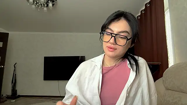 Snapshot of Soffiq chatting on 02-21-26, 06:47 Soffiq online show from 02-21-26, 06:47