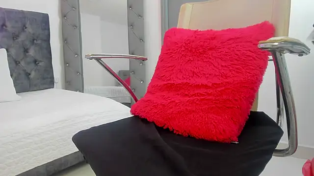 Snapshot of Evelyn__Cortes chatting on 02-27-26, 07:36 Evelyn Cortes online show from 02-27-26, 07:36