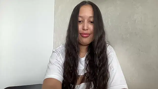 Snapshot of Dana_005 chatting on 04-25-26, 11:35 Dana 005 online show from 04-25-26, 11:35