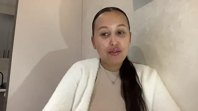 Snapshot of Dana_005 chatting on 05-02-26, 09:42 Dana 005 online show from 05-02-26, 09:42