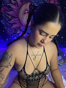 Snapshot of QueenNatt chatting on 02-23-26, 09:01 QueenNatt online show from 02-23-26, 09:01