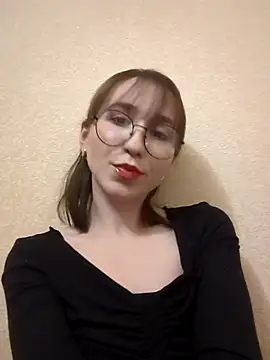 Snapshot of Ella17582 chatting on 02-21-26, 09:27 Ella17582 online show from 02-21-26, 09:27