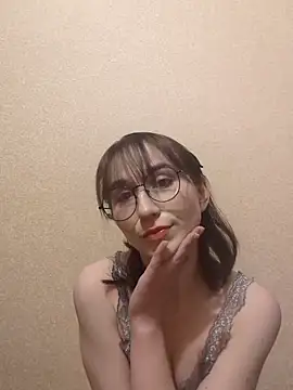 Snapshot of Ella17582 chatting on 02-26-26, 07:35 Ella17582 online show from 02-26-26, 07:35