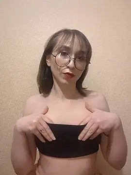 Snapshot of Ella17582 chatting on 02-27-26, 09:26 Ella17582 online show from 02-27-26, 09:26