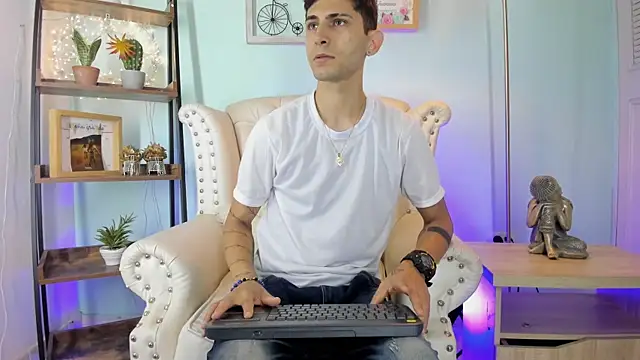 mau checkik  online show from 02-23-26, 01:30