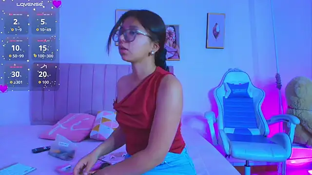 Snapshot of Zoow_bluussh chatting on 02-26-26, 12:15 Zoow bluussh online show from 02-26-26, 12:15